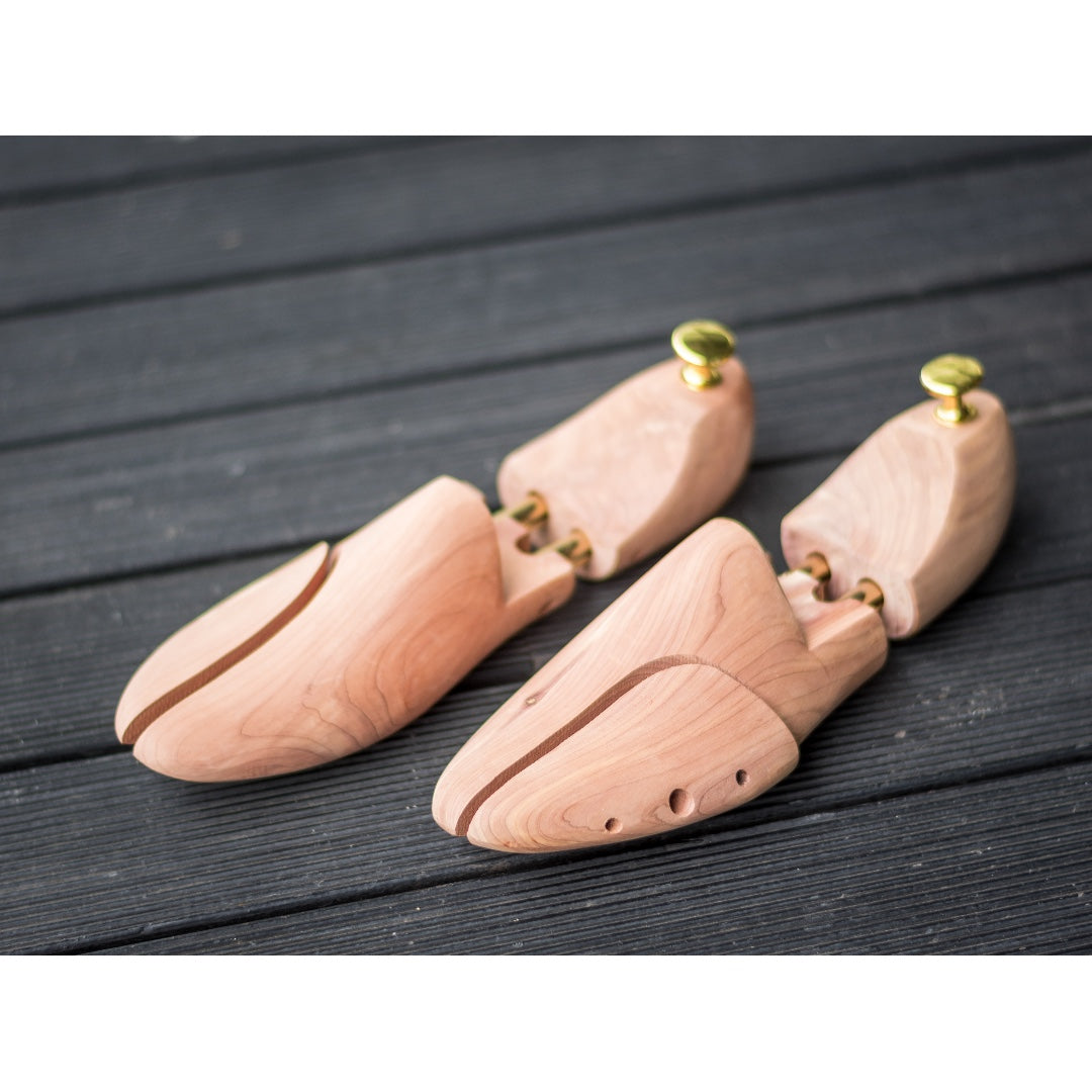 Cedar boot trees store